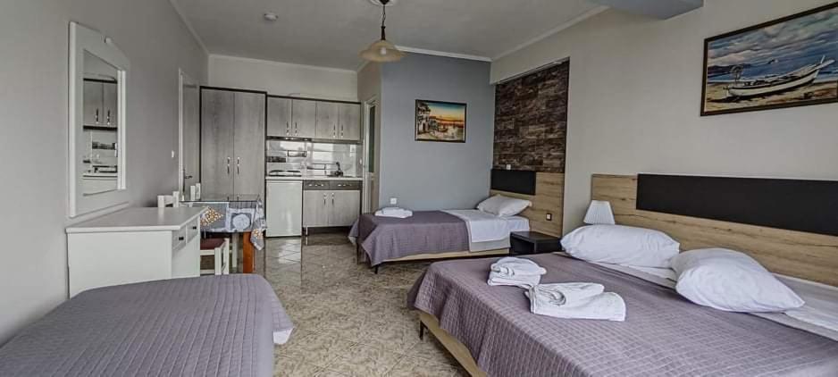 Hotel Klironomi Саранда Екстер'єр фото
