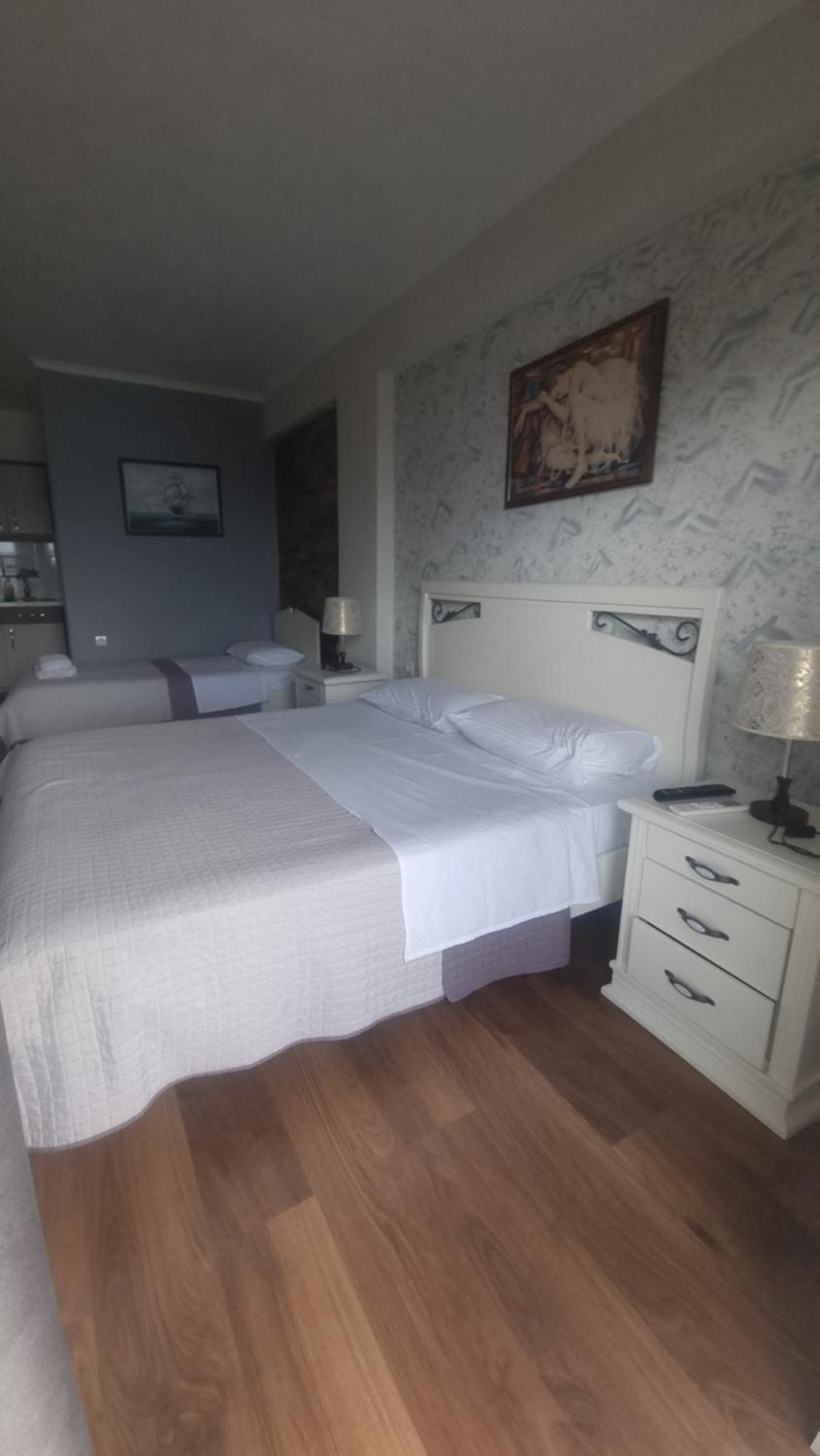 Hotel Klironomi Саранда Екстер'єр фото