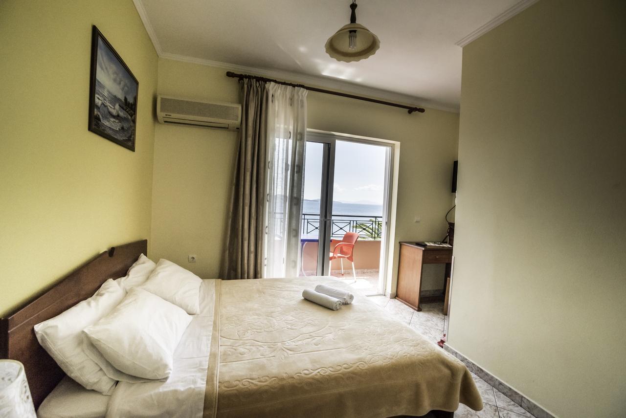 Hotel Klironomi Саранда Екстер'єр фото