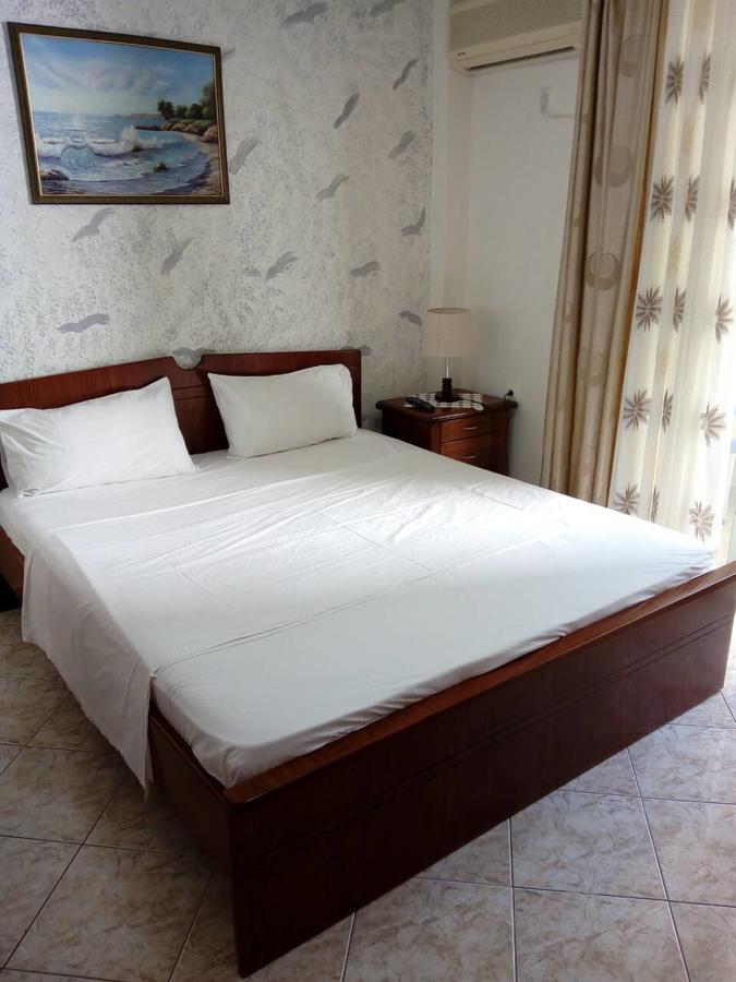 Hotel Klironomi Саранда Екстер'єр фото