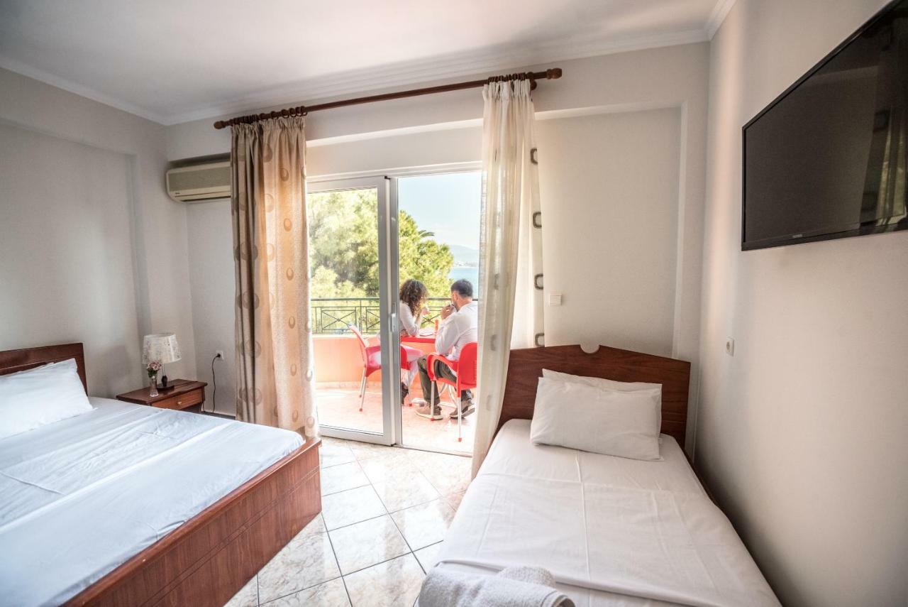Hotel Klironomi Саранда Екстер'єр фото
